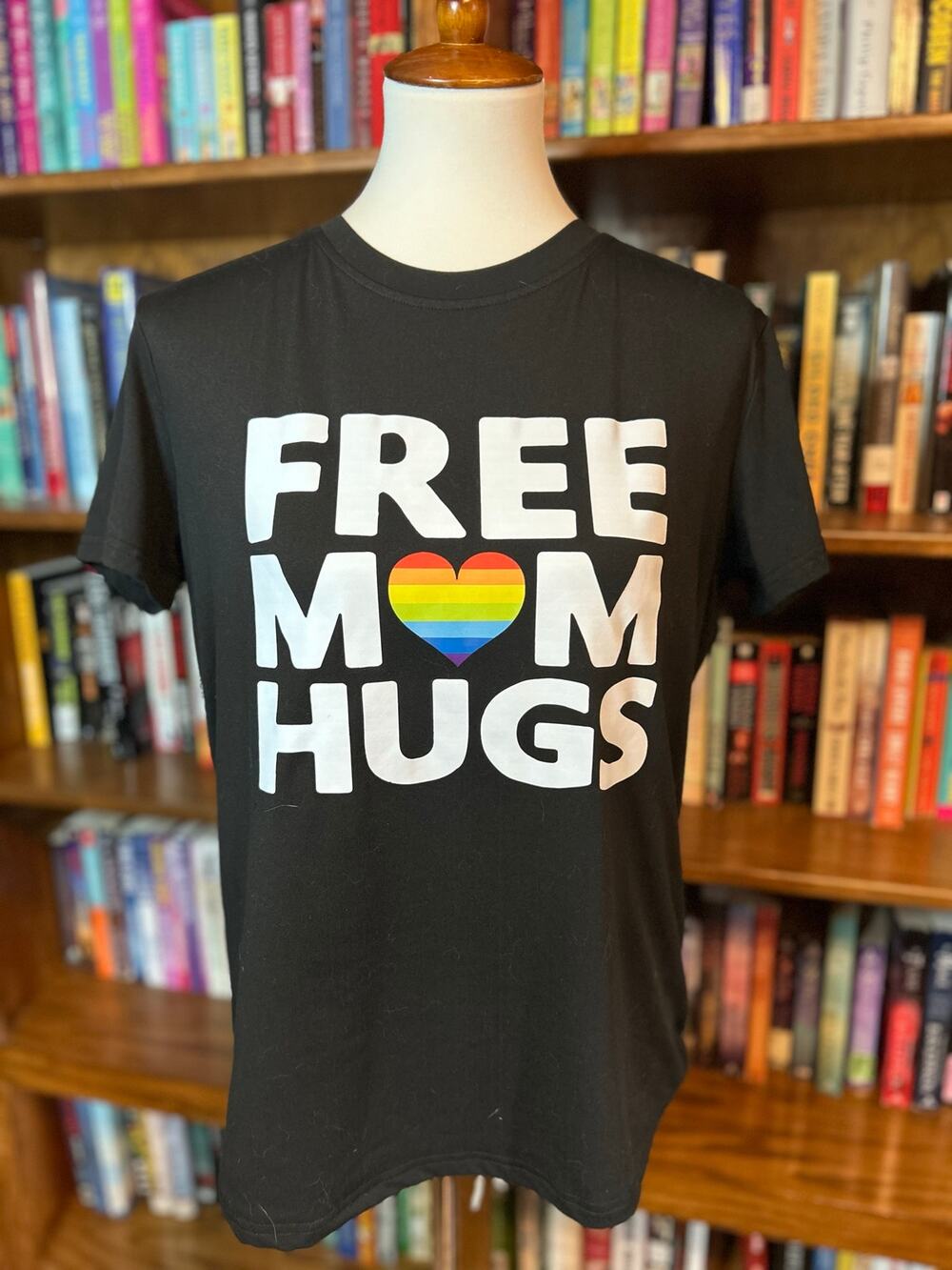 Black Rainbow “Free Mom Hugs” pride tee